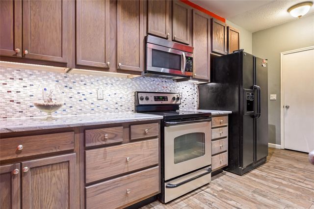 4001 Tanglewilde Street 404, Houston, TX 77063