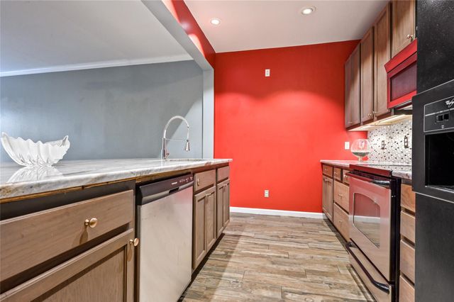 4001 Tanglewilde Street 404, Houston, TX 77063