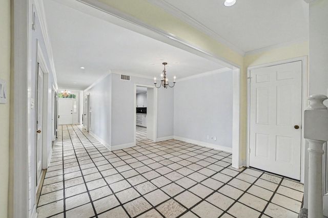 404 Bayou Cove Court, Houston, TX 77042