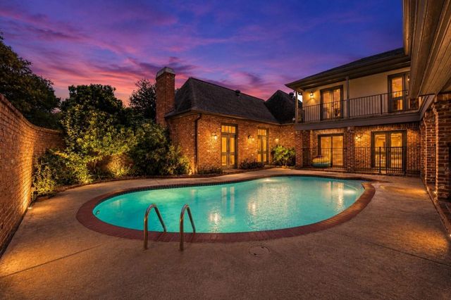 404 Bayou Cove Court, Houston, TX 77042