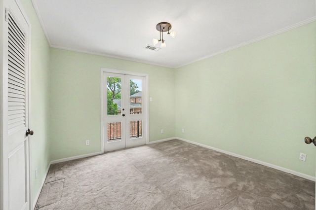 404 Bayou Cove Court, Houston, TX 77042