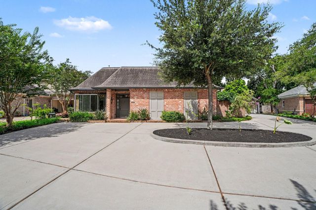 404 Bayou Cove Court, Houston, TX 77042