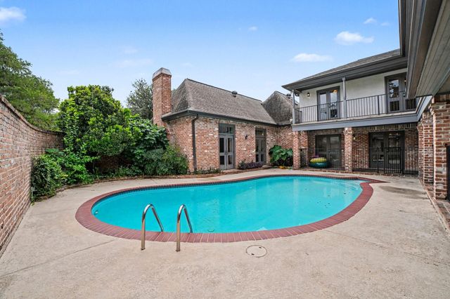 404 Bayou Cove Court, Houston, TX 77042