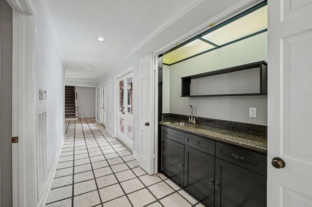 404 Bayou Cove Court, Houston, TX 77042