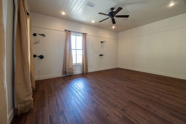 19706 County Road 3100, Slaton, TX 79364