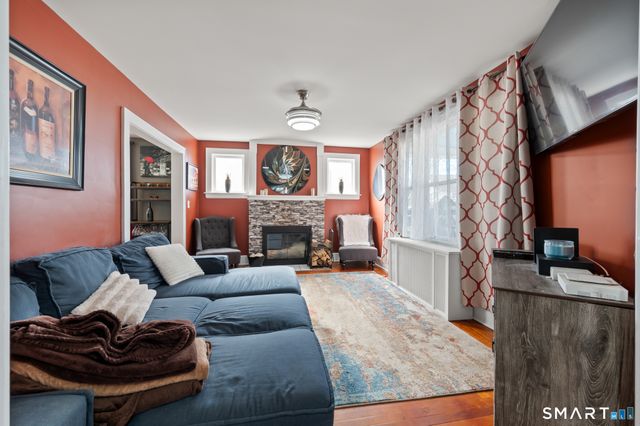 32 Burr Avenue, Middletown, CT 06457