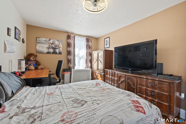 32 Burr Avenue, Middletown, CT 06457