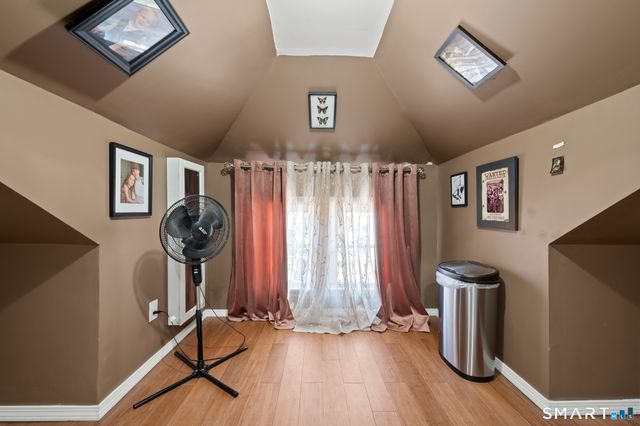 32 Burr Avenue, Middletown, CT 06457