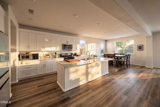 9019 Black Thorn Street, Jurupa Valley, CA 92509