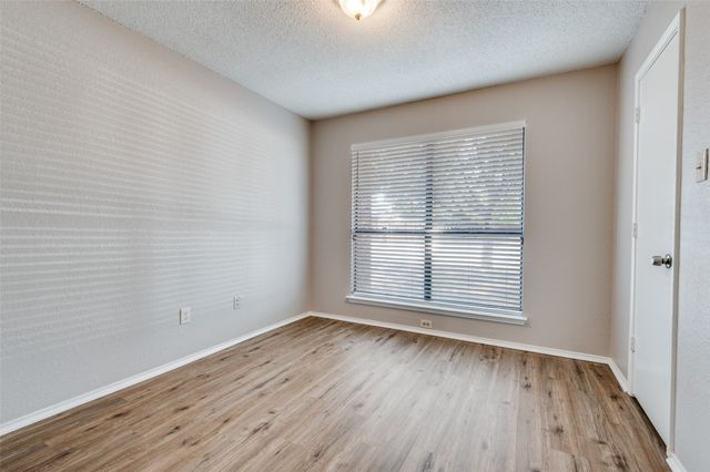2670 Fairmont Drive, Grand Prairie, TX 75052