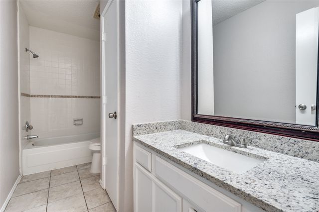 2670 Fairmont Drive, Grand Prairie, TX 75052