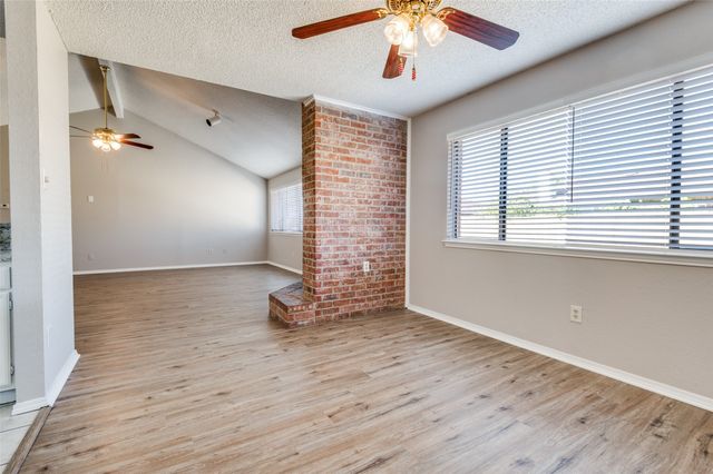 2670 Fairmont Drive, Grand Prairie, TX 75052