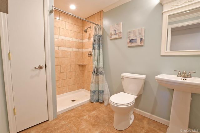 20 Conway Street, Ronkonkoma, NY 11779