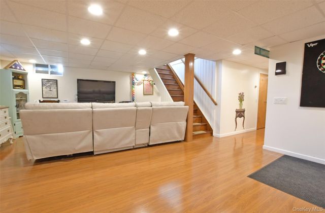 20 Conway Street, Ronkonkoma, NY 11779