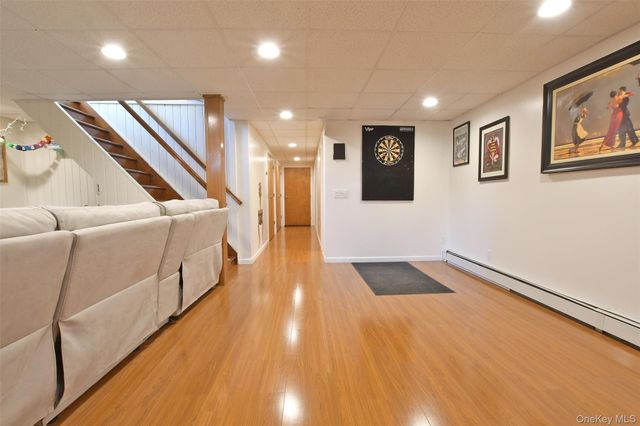 20 Conway Street, Ronkonkoma, NY 11779