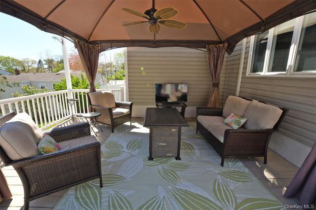 20 Conway Street, Ronkonkoma, NY 11779