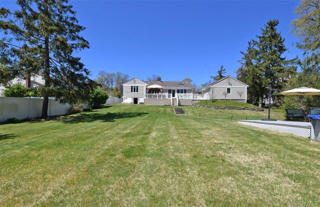 20 Conway Street, Ronkonkoma, NY 11779