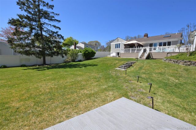 20 Conway Street, Ronkonkoma, NY 11779