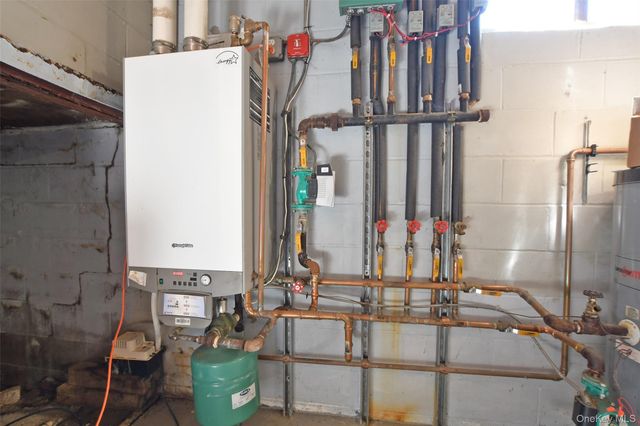 20 Conway Street, Ronkonkoma, NY 11779