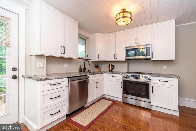 21 S 7TH ST, Quakertown, PA 18951