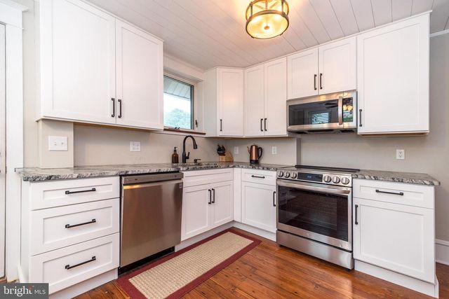 21 S 7TH ST, Quakertown, PA 18951