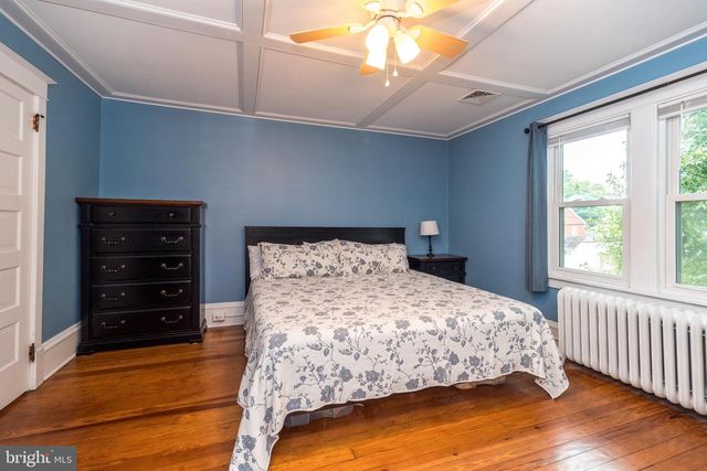 21 S 7TH ST, Quakertown, PA 18951