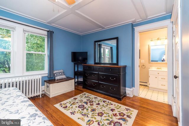 21 S 7TH ST, Quakertown, PA 18951