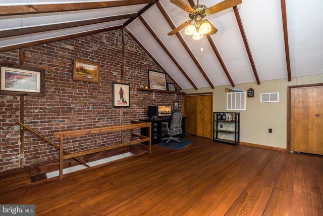21 S 7TH ST, Quakertown, PA 18951