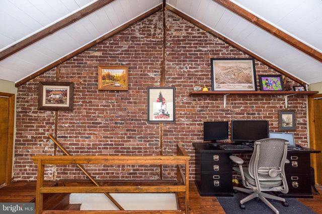21 S 7TH ST, Quakertown, PA 18951