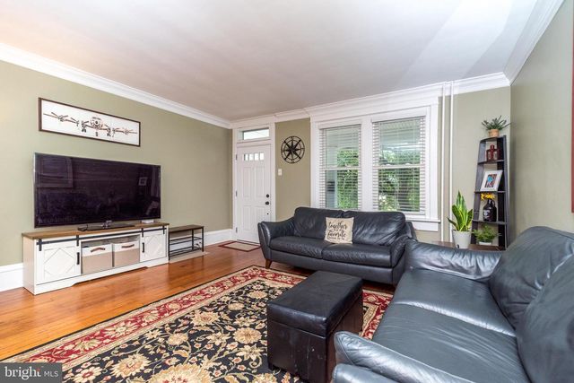 21 S 7TH ST, Quakertown, PA 18951