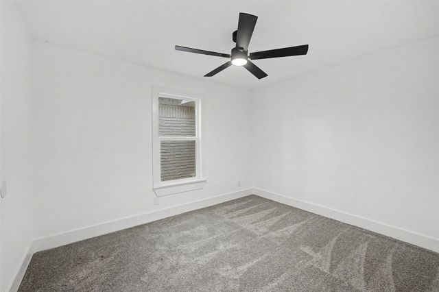 1000 Schieffer Avenue, Fort Worth, TX 76110