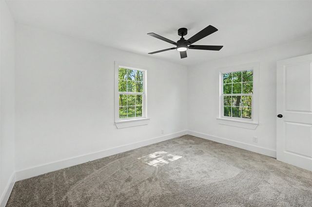 1000 Schieffer Avenue, Fort Worth, TX 76110