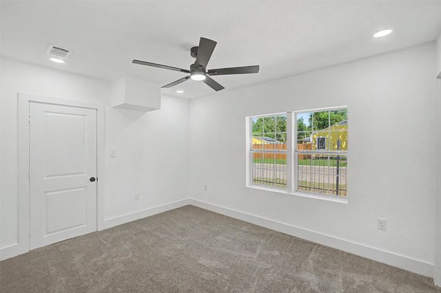 1000 Schieffer Avenue, Fort Worth, TX 76110