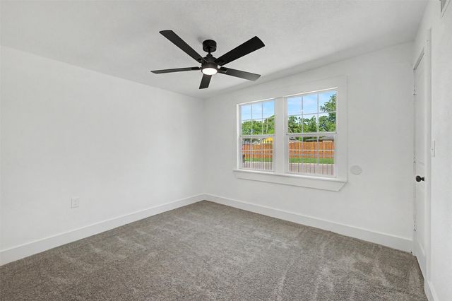 1000 Schieffer Avenue, Fort Worth, TX 76110