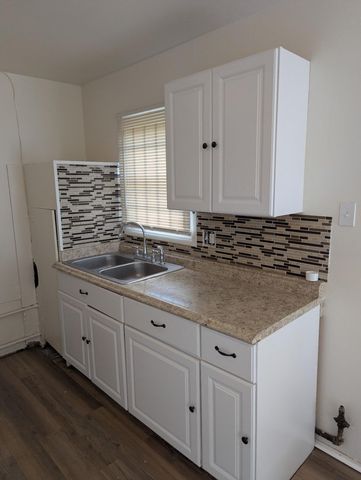 20515 Ilene Street, Detroit, MI 48221