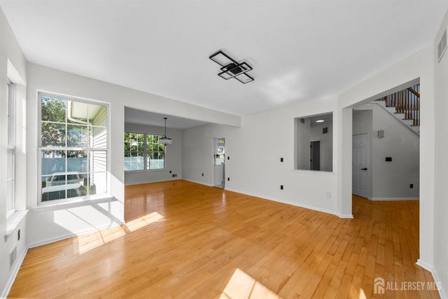 7 Hauser Lane, Old Bridge, NJ 07747