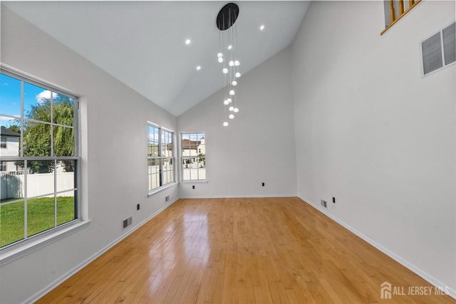 7 Hauser Lane, Old Bridge, NJ 07747