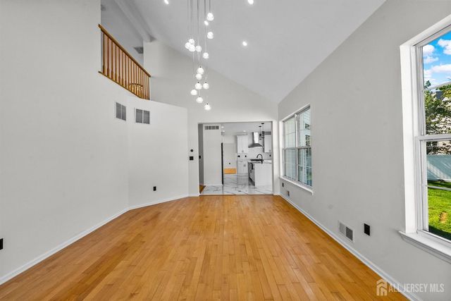 7 Hauser Lane, Old Bridge, NJ 07747