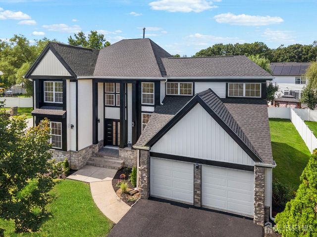 7 Hauser Lane, Old Bridge, NJ 07747