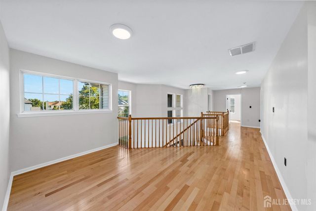 7 Hauser Lane, Old Bridge, NJ 07747