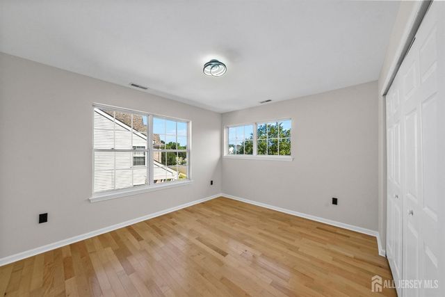 7 Hauser Lane, Old Bridge, NJ 07747