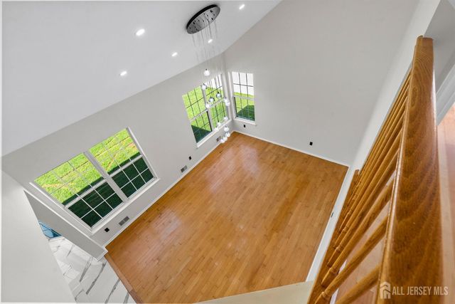 7 Hauser Lane, Old Bridge, NJ 07747