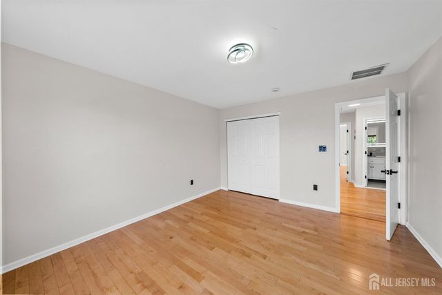 7 Hauser Lane, Old Bridge, NJ 07747