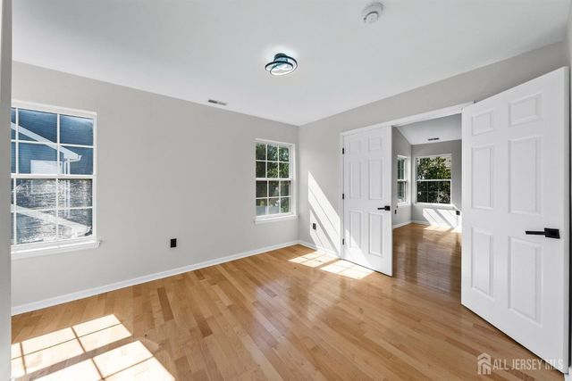 7 Hauser Lane, Old Bridge, NJ 07747