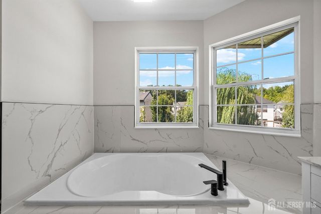7 Hauser Lane, Old Bridge, NJ 07747