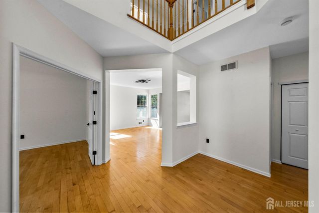 7 Hauser Lane, Old Bridge, NJ 07747