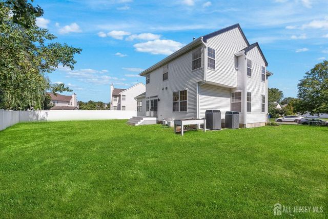 7 Hauser Lane, Old Bridge, NJ 07747
