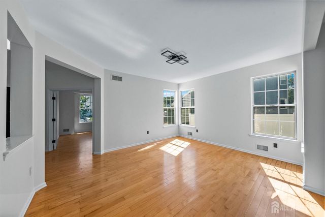 7 Hauser Lane, Old Bridge, NJ 07747