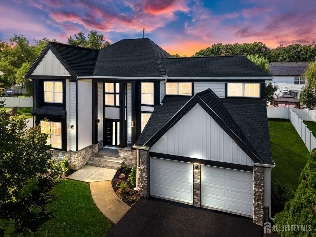7 Hauser Lane, Old Bridge, NJ 07747