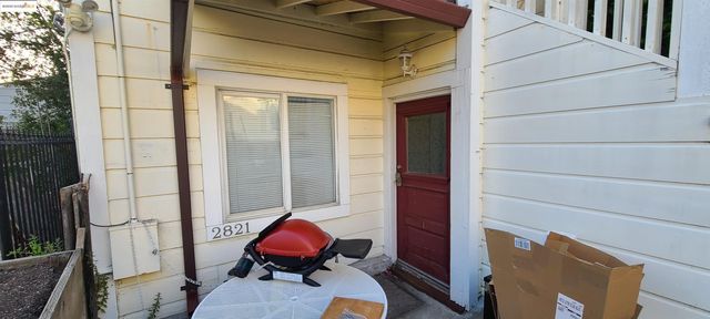 2825 Market St, Oakland, CA 94608
